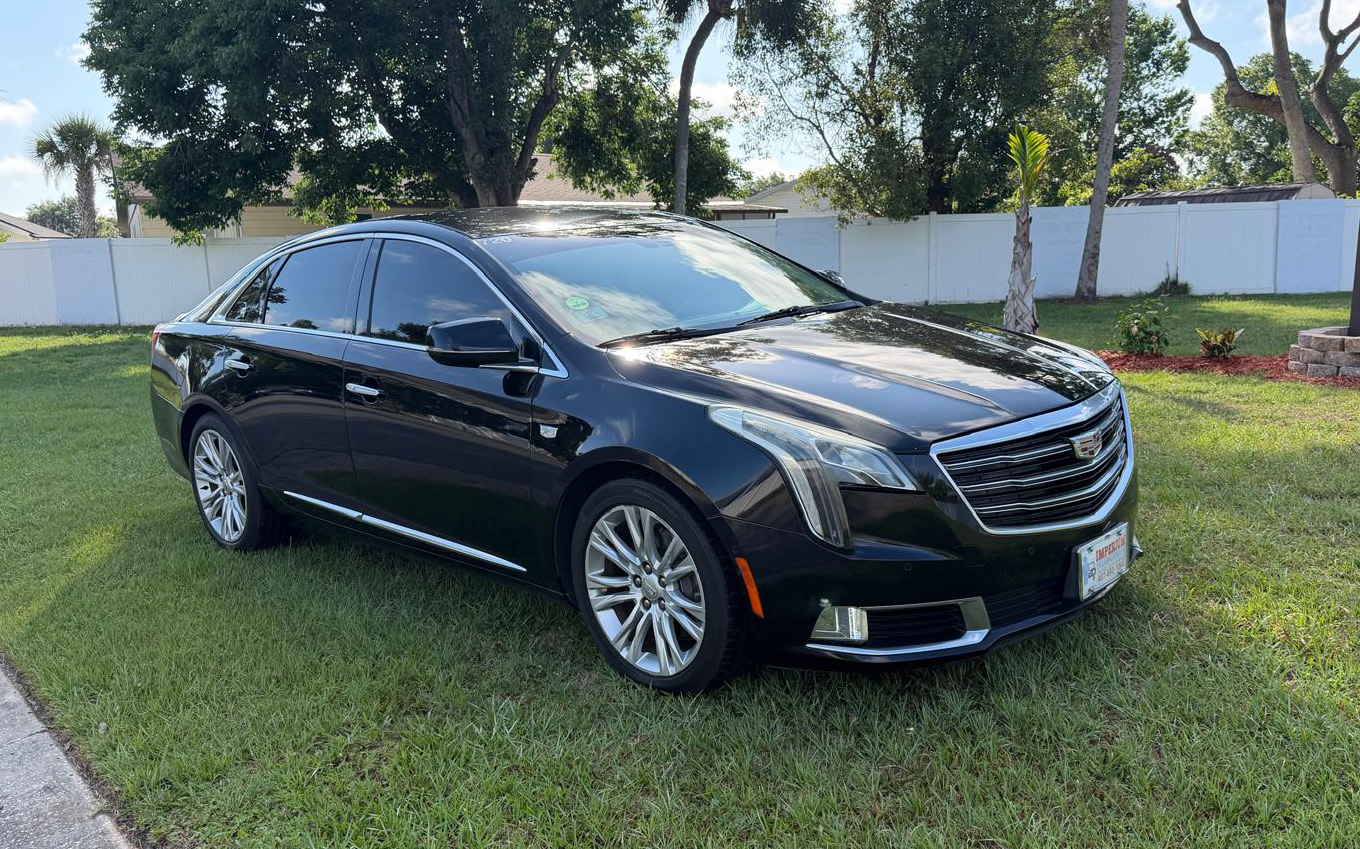 Transporte en Orlando Sedan Cadillac